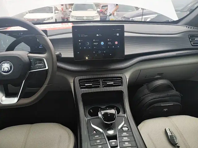 BYD Qin PLUS — Фото автомобиля 12