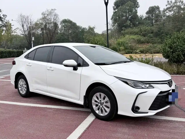Toyota Corolla — Фото автомобиля 2