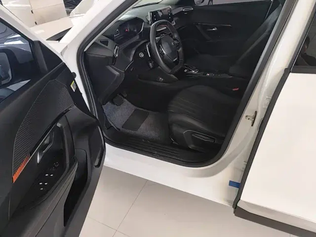 Peugeot 2008 — Фото автомобиля 15