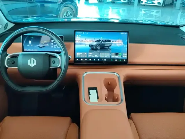 Leapmotor C16 — Фото автомобиля 12
