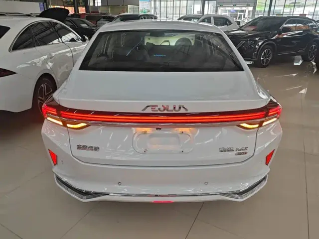 Dongfeng Yixuan MAX — Фото автомобиля 5