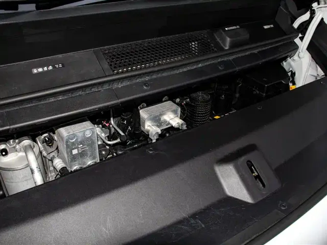 Li Auto MEGA — Фото автомобиля 12
