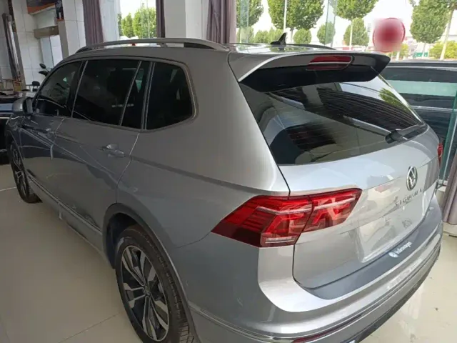 Volkswagen Tiguan L — Фото автомобиля 4