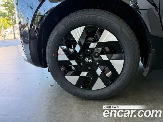 Hyundai Staria — Фото автомобиля 2