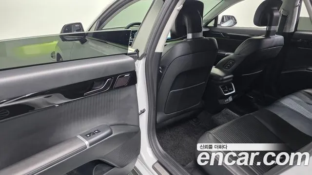 Hyundai Grandeur Grandeur (GN7) 3.5 Бензин 2WD — Фото автомобиля 17