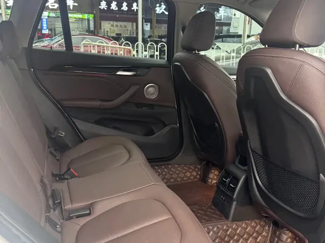 BMW X1 — Фото автомобиля 6