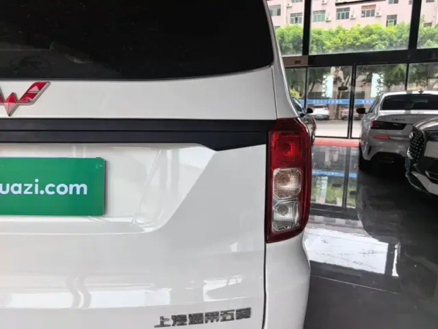 Wuling Hongguang — Фото автомобиля 7