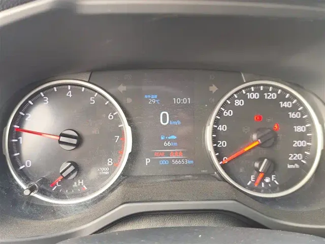 Toyota RAV4 — Фото автомобиля 4