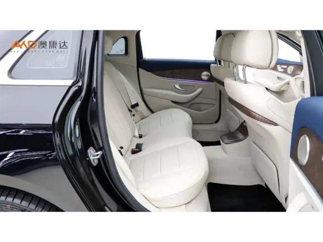 Mercedes-Benz E-Class — Фото автомобиля 8