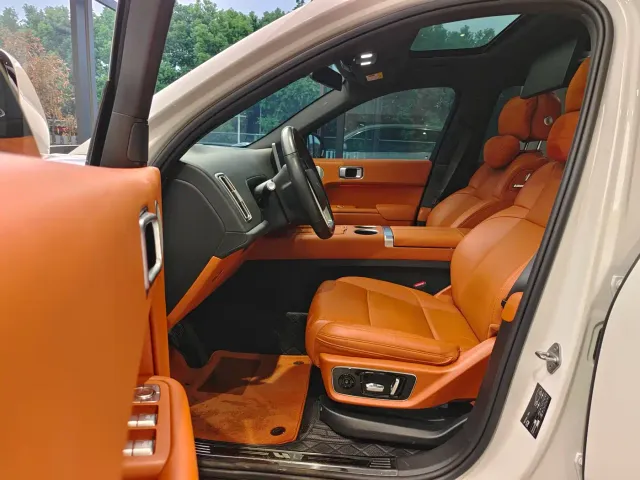 Li Auto L7 — Фото автомобиля 9