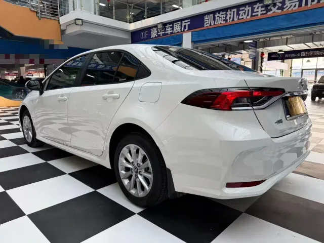 Toyota Corolla — Фото автомобиля 6