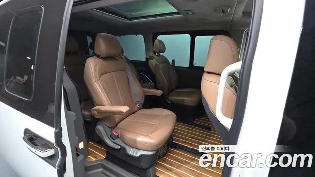 Hyundai Staria Staria 4WD Lounge 9 мест — Фото автомобиля 10