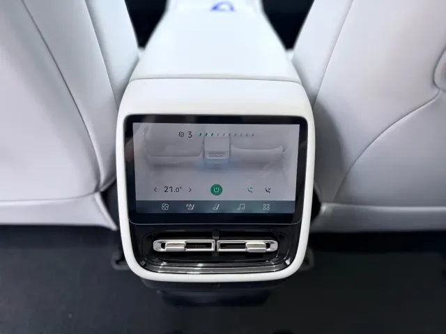 Xpeng P7+ — Фото автомобиля 10