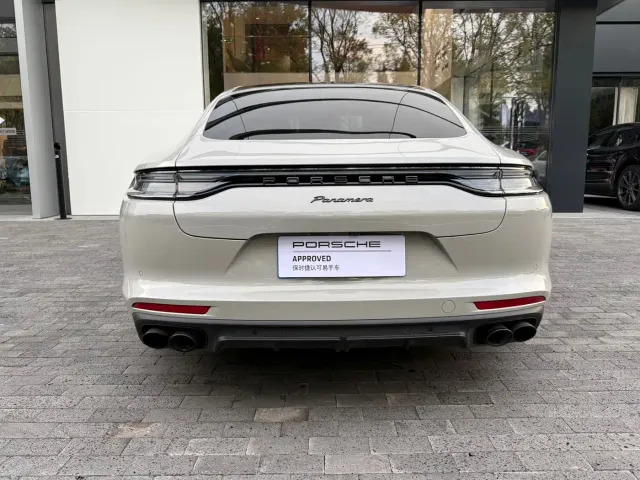 Porsche Panamera — Фото автомобиля 10