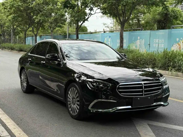 Mercedes-Benz E-Class — Фото автомобиля 5