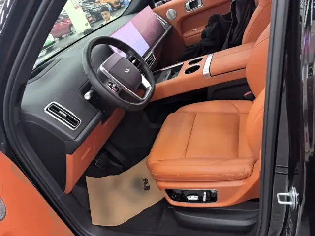 Li Auto L9 — Фото автомобиля 14