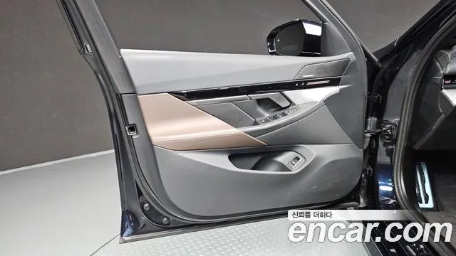 BMW 5-Series — Фото автомобиля 20