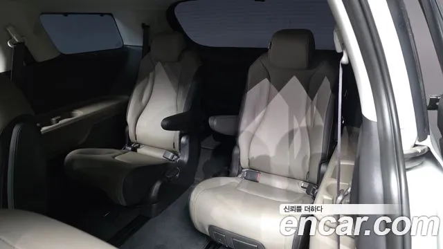 Kia Carnival — Фото автомобиля 19