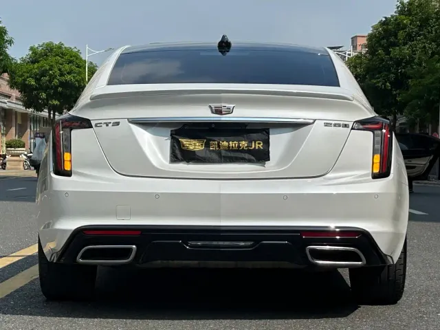 Cadillac CT5 — Фото автомобиля 5