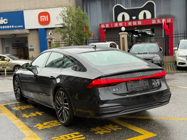 Audi A7 — Фото автомобиля 8