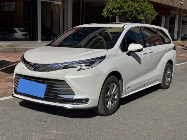 Фотография автомобиля — Toyota Sienna
