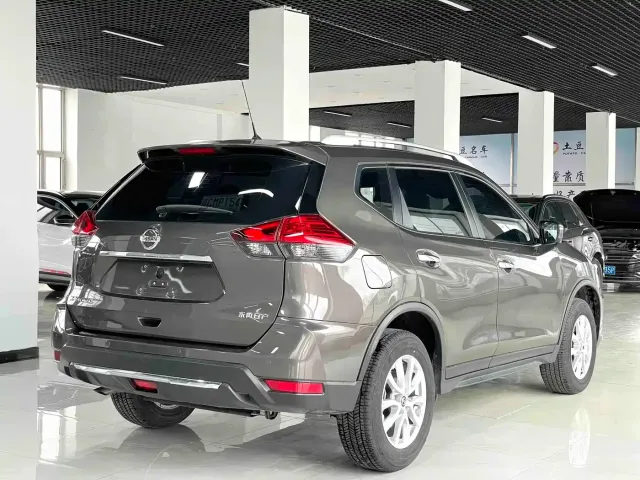 Nissan X-Trail — Фото автомобиля 4
