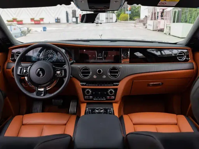 Rolls-Royce Ghost — Фото автомобиля 12