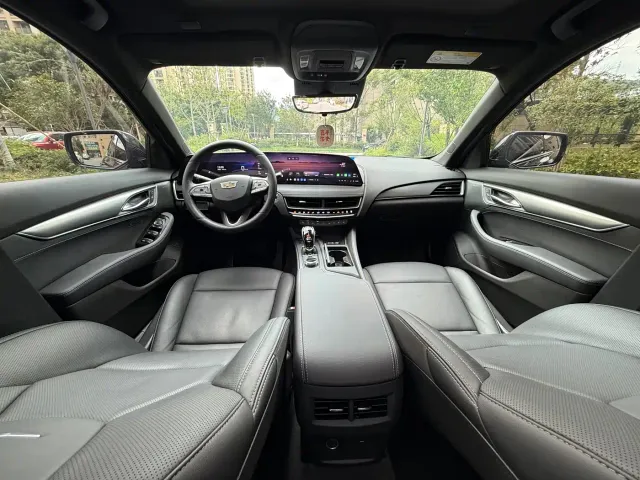 Cadillac CT5 — Фото автомобиля 14