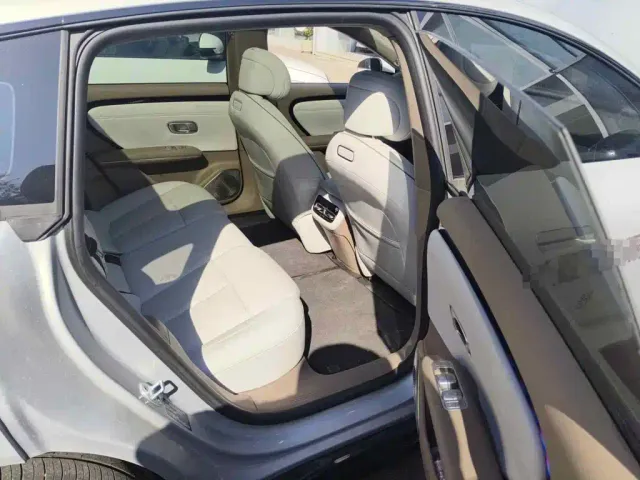 Changan Qiyuan A06 — Фото автомобиля 11