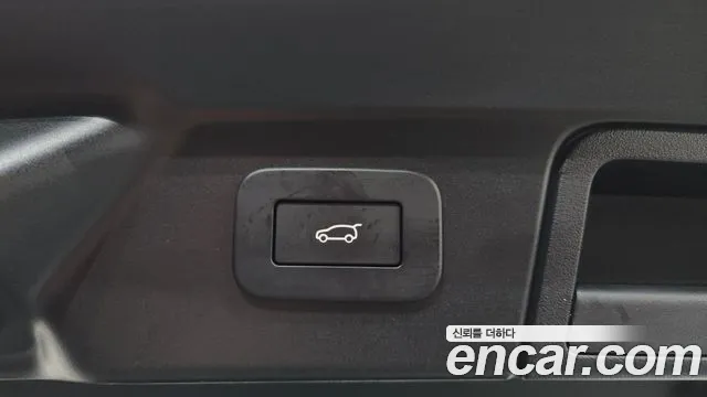 Land Rover Range Rover Velar Range Rover Velar 2.0 P250 Dynamic SE — Фото автомобиля 18