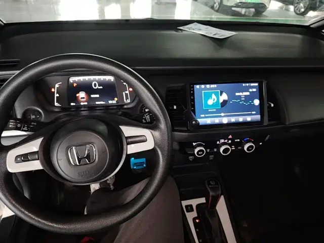 Honda Fit — Фото автомобиля 9