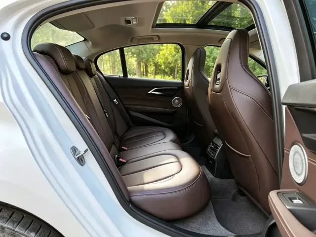 BMW 1 Series — Фото автомобиля 12