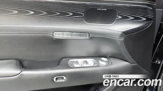 Genesis G90 — Фото автомобиля 17