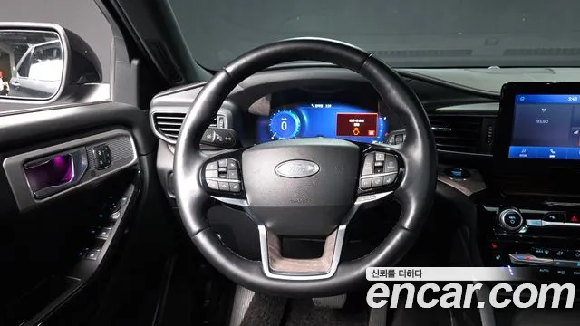 Ford Explorer Explorer 6 поколение 3.0 Platinum 4WD — Фото автомобиля 13