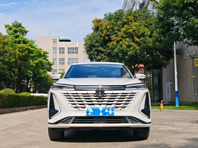 Фотография автомобиля — Changan CS75 Plus