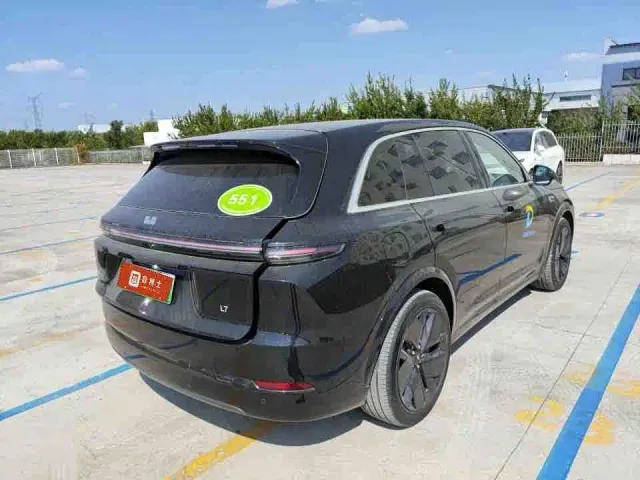 Li Auto L7 — Фото автомобиля 2