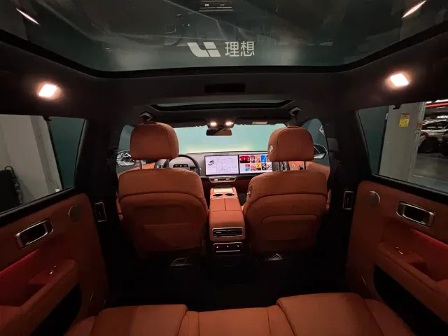 Li Auto L7 — Фото автомобиля 11