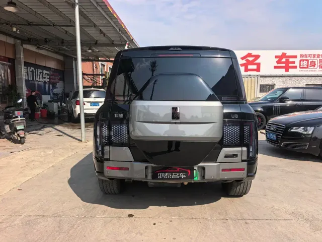 BYD U8 — Фото автомобиля 10