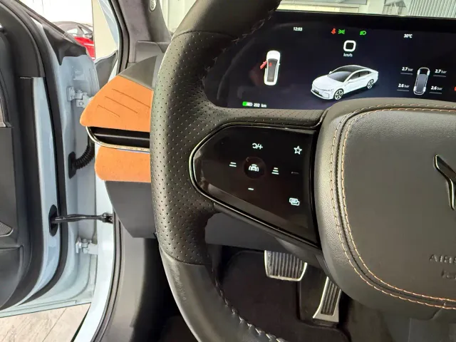 Voyah Auto VOYAH Zhuiguang 2023 4WD Flagship Edition — Фото автомобиля 18