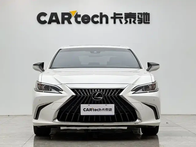 Lexus ES — Фото автомобиля 7