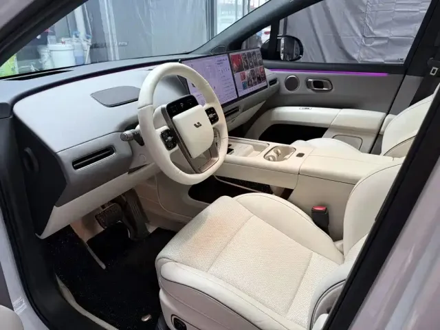 Li Auto Li Auto i6 2025 2WD Base Model — Фото автомобиля 5