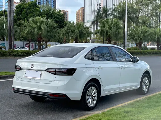 Volkswagen Lavida — Фото автомобиля 12
