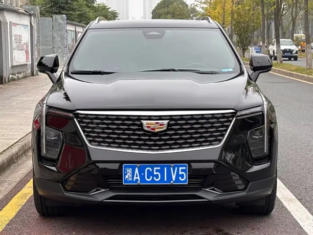 Cadillac XT4 — Фото автомобиля 2