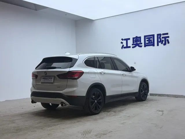 BMW X1 — Фото автомобиля 18