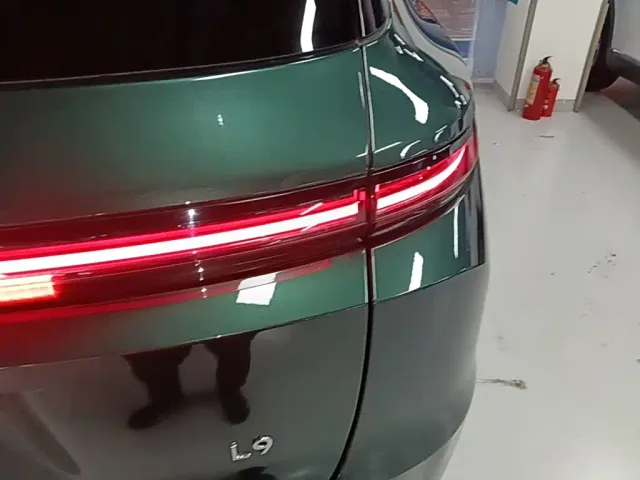 Li Auto L9 — Фото автомобиля 7