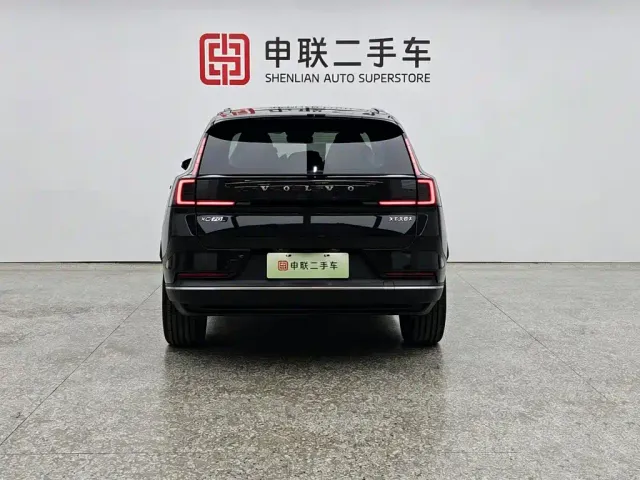 Volvo XC70 Plug-in Hybrid — Фото автомобиля 8