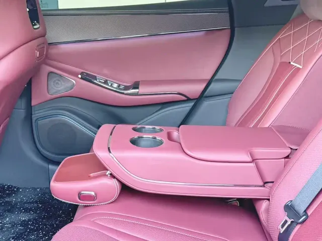 Denza Z9GT — Фото автомобиля 11