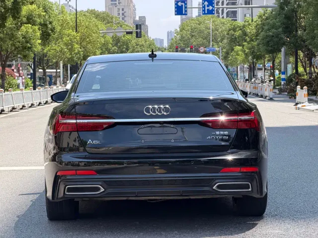 Audi A6L — Фото автомобиля 16