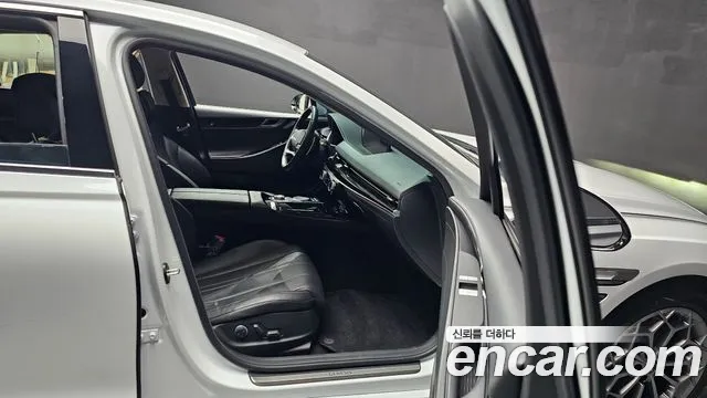 Genesis G80 Бензин 3.5 турбо AWD — Фото автомобиля 10