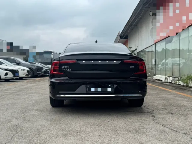 Volvo S90 — Фото автомобиля 6